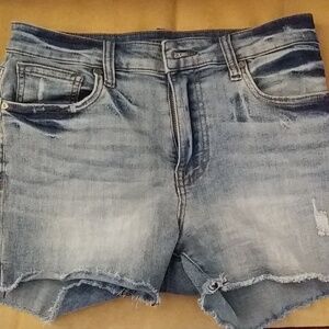Jean shorts size medium (6)
